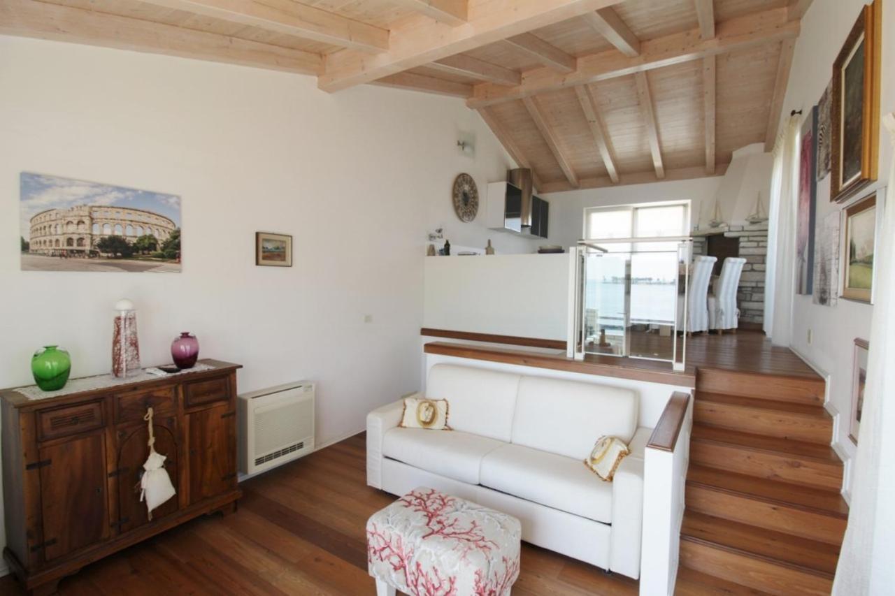 Istrian Villa With Unique Sea View Ловречица Экстерьер фото