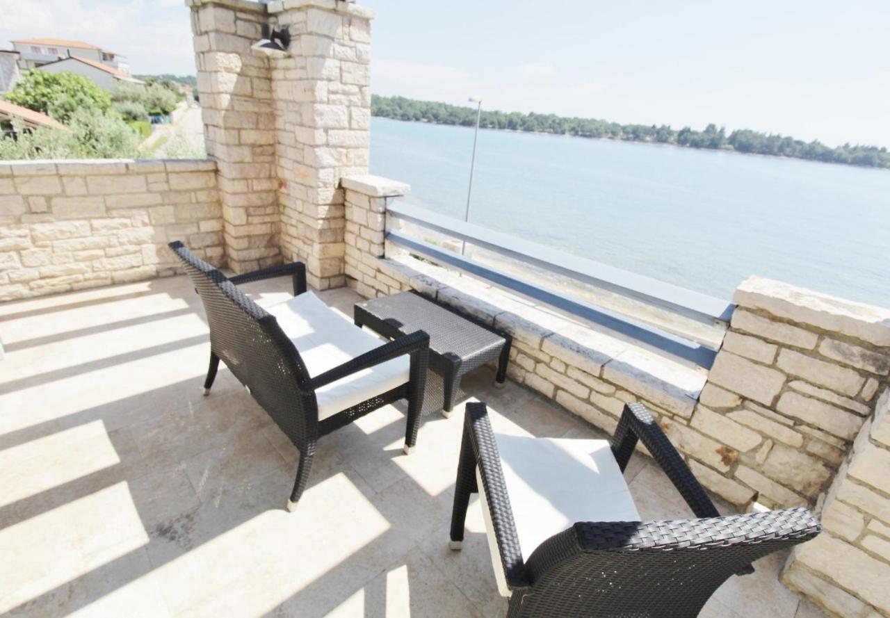 Istrian Villa With Unique Sea View Ловречица Экстерьер фото